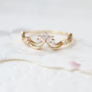 Japanese V – shaped Stackable Zircon Ring – A Touch of Japanese – inspired Light Luxury.