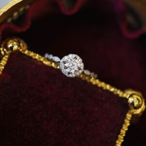 Mariage D’Amour | Dreamy Petal Moissanite Ring for Effortless Elegance