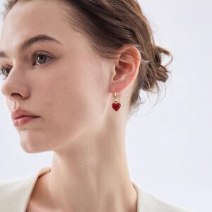Heart – shaped Enamel Earrings for Fall – Winter 2024, a Light – luxury Item