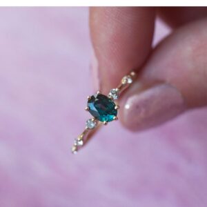 Ceylon Natural Sapphire & Diamond Ring | Vintage Luxury Statement Piece