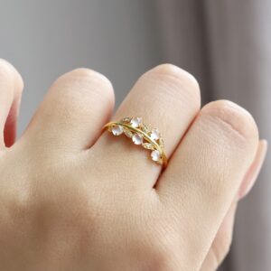 Vintage Leaf – Design Adjustable Ring with White Ice Cabochon
