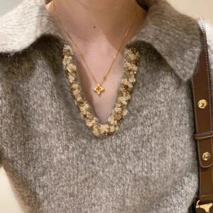 Vintage Gold Four-Leaf Clover Layered Necklace – Retro Glamour for Autumn/Winter